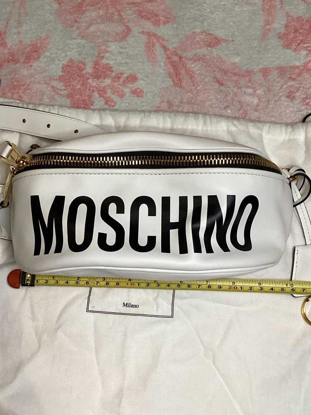 Moschino White Leather Logo Belt Bag with Gold Hardware - Picture 10 of 12